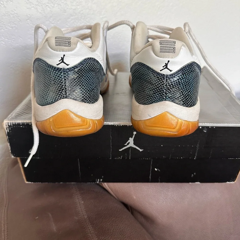 Air Jordan 11 Retro Low Navy Snakeskin 2001